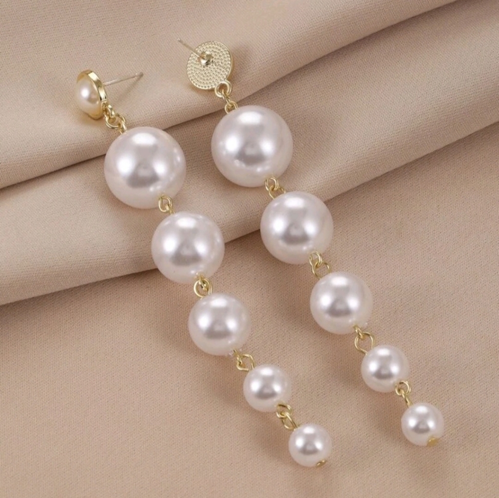 Pretty Long Dangle Drop Faux Pearls Earrings New!
